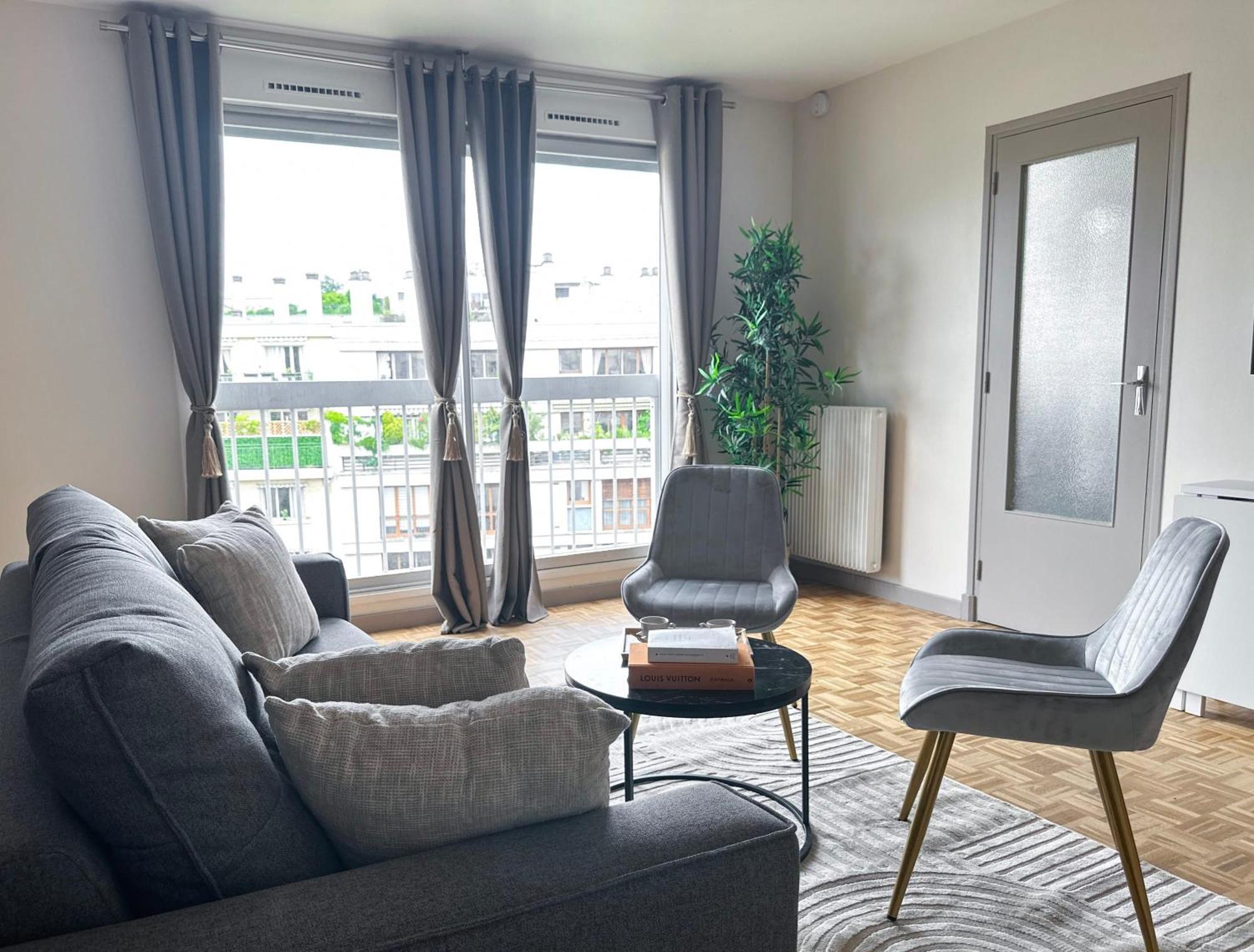 Brand-New Studio With Eiffel Tower View Paris Ngoại thất bức ảnh