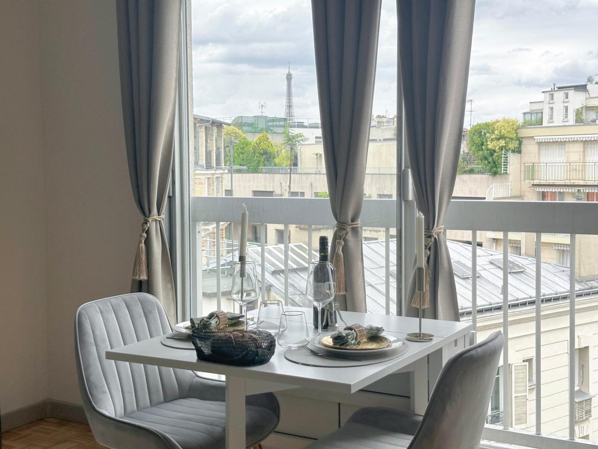 Brand-New Studio With Eiffel Tower View Paris Ngoại thất bức ảnh