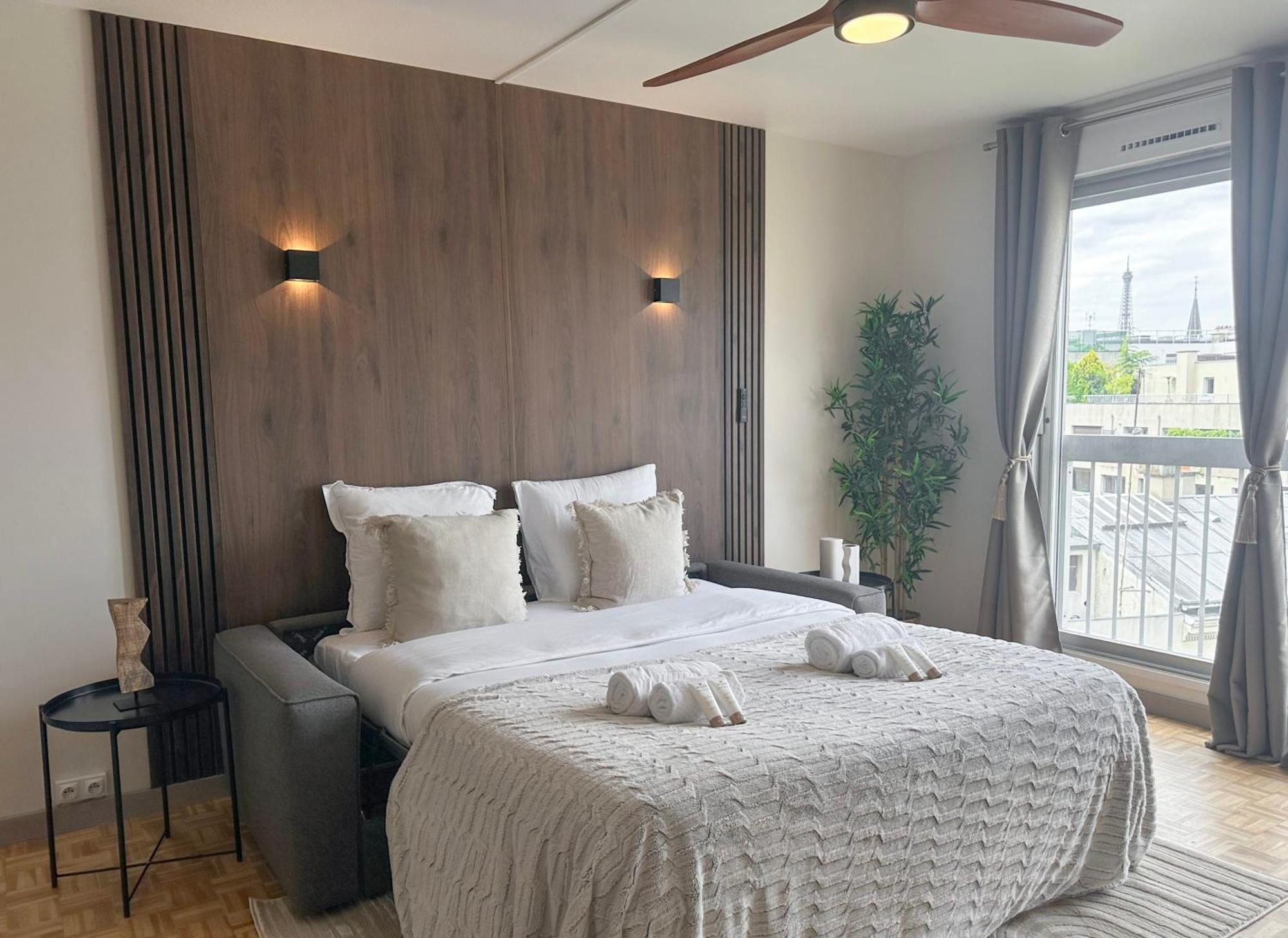 Brand-New Studio With Eiffel Tower View Paris Ngoại thất bức ảnh