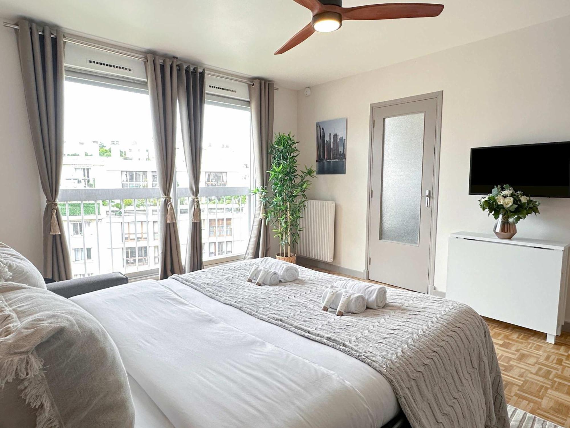Brand-New Studio With Eiffel Tower View Paris Ngoại thất bức ảnh